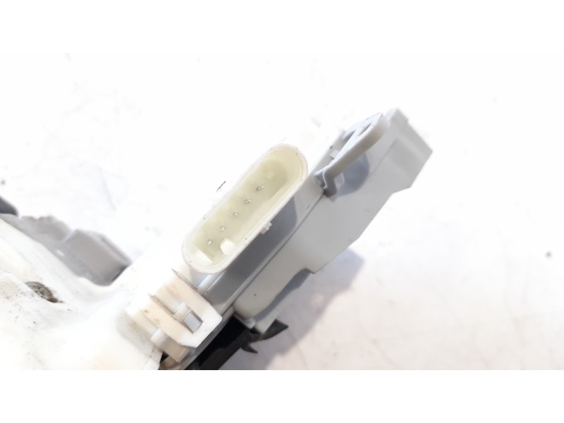 Recambio de cerradura puerta trasera derecha para audi a3 sportback (8vf) referencia OEM IAM 8K0839016H  