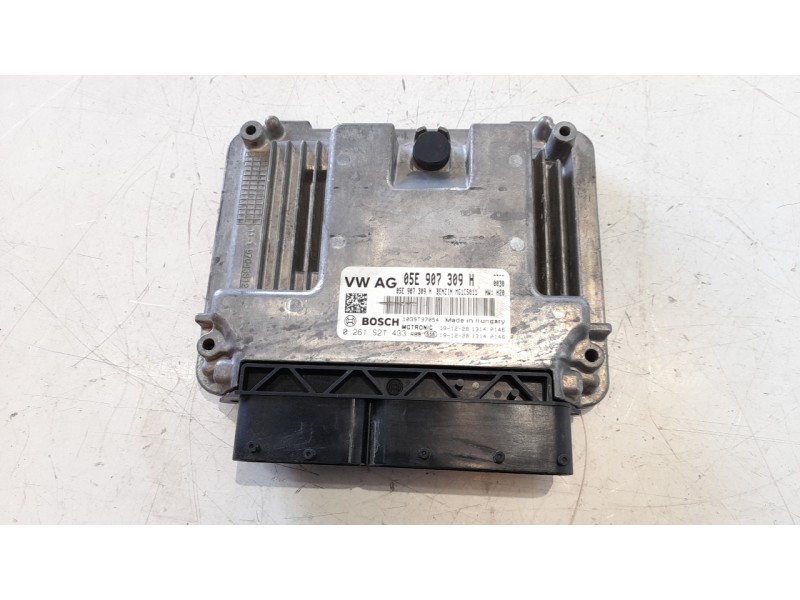 Recambio de centralita motor uce para audi a3 sportback (8vf) referencia OEM IAM 04E906027HF  