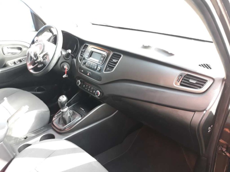 kia carens ( ) del año 2016