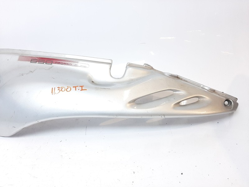 Recambio de moldura para aprilia pegaso 125 / 600 / 650 pegaso 650 referencia OEM IAM AP8168279 AP8168279 