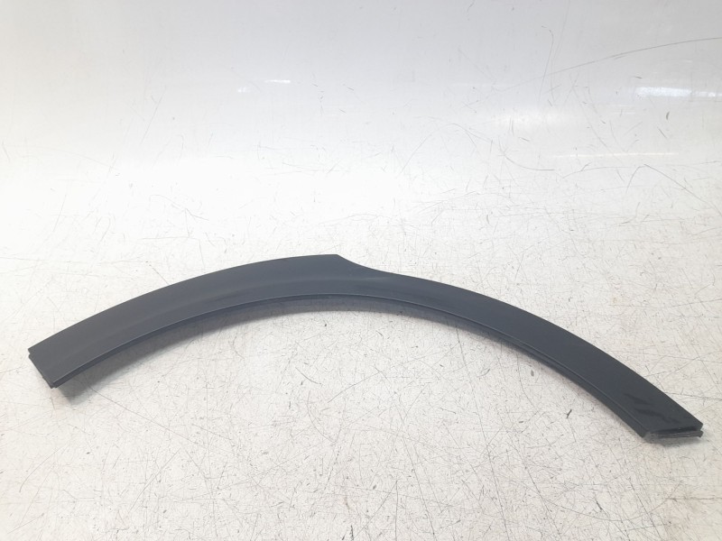 Recambio de aletin trasero derecho para kia stonic (ybcuv) 1.2 cat referencia OEM IAM 87744H8400  