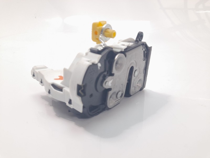 Recambio de cerradura puerta delantera izquierda para mg zs comfort referencia OEM IAM 10845780  