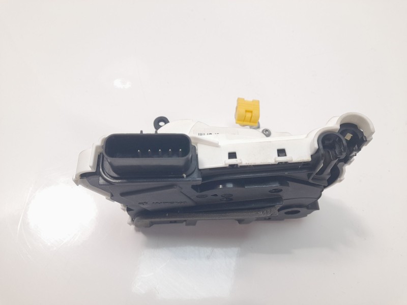 Recambio de cerradura puerta delantera izquierda para mg zs comfort referencia OEM IAM 10845780  