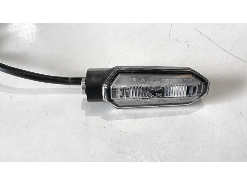 Recambio de piloto trasero derecho para honda adv 350 referencia OEM IAM 33450MKTD01  