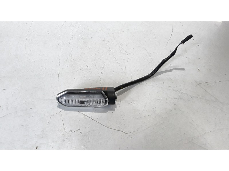 Recambio de piloto trasero izquierdo para honda adv 350 referencia OEM IAM 33650MKHD01  
