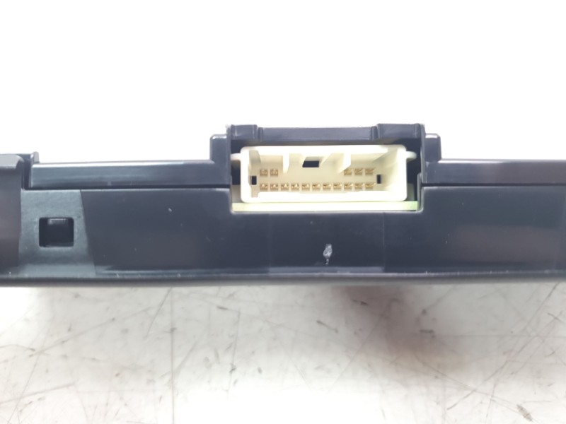 Recambio de luz interior para mazda 3 berlina (bp) referencia OEM IAM BCJH022L05  