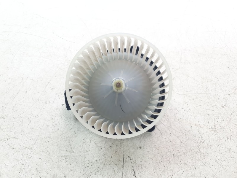 Recambio de ventilador calefaccion para mazda 3 berlina (bp) referencia OEM IAM BDGF61B10  
