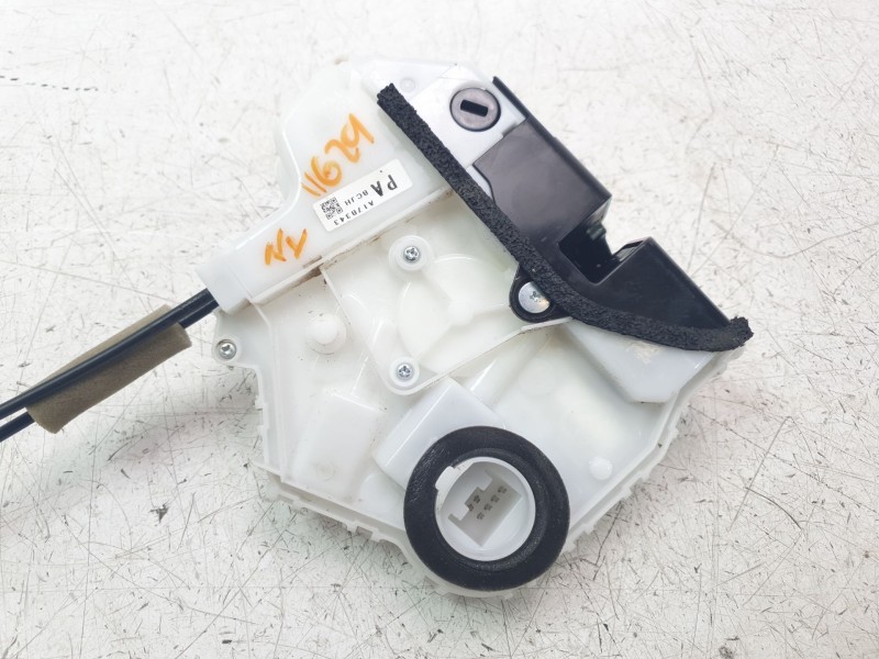 Recambio de cerradura puerta trasera izquierda para mazda 3 berlina (bp) referencia OEM IAM BDMC73310B  