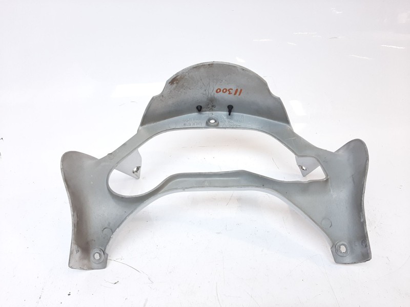 Recambio de moldura para aprilia pegaso 125 / 600 / 650 pegaso 650 referencia OEM IAM AP8149320  