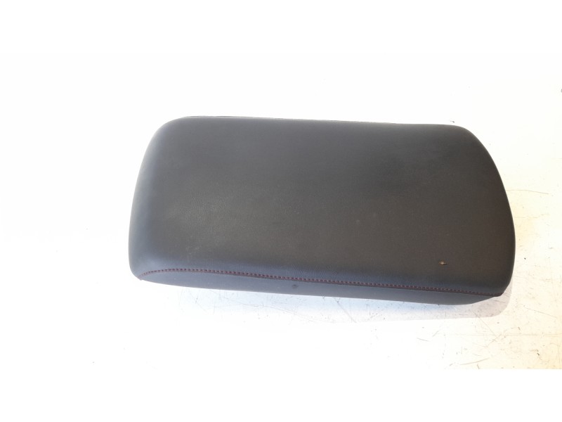 Recambio de apoyabrazos central para mazda 3 berlina (bp) referencia OEM IAM BDGF64450B02  