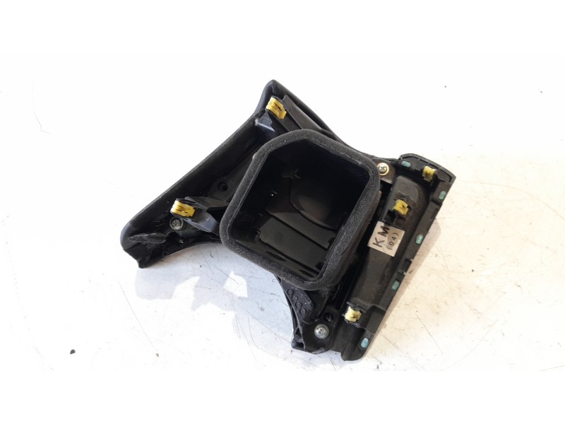 Recambio de aireador izquierdo para mazda 3 berlina (bp) referencia OEM IAM AVDGJ64830B02AN  