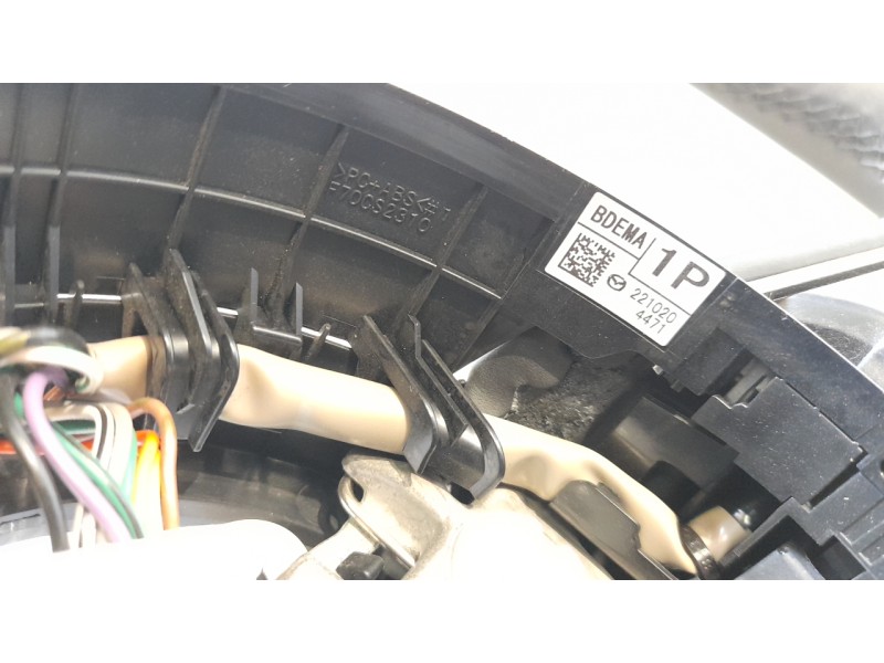Recambio de volante para mazda 3 berlina (bp) referencia OEM IAM BDEMA2210204471  