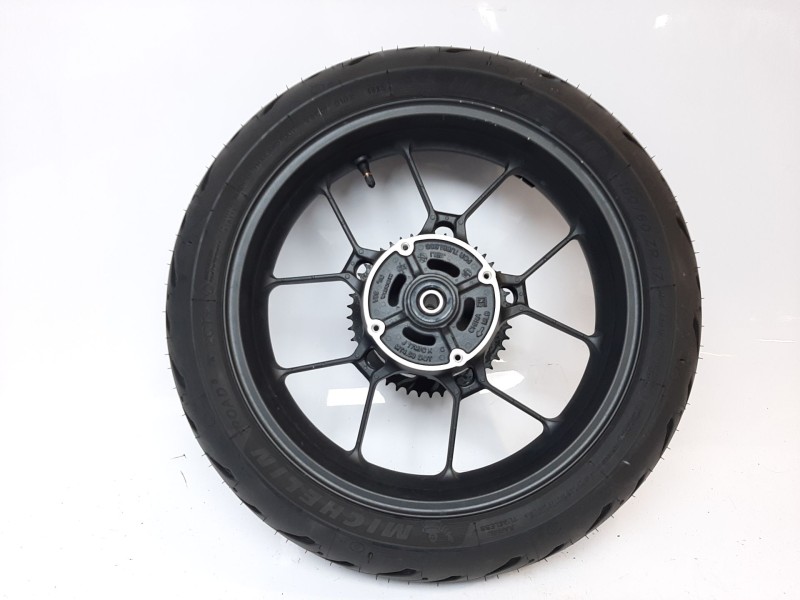Recambio de llanta trasera para honda cb 750 hornet referencia OEM IAM 42650MLBD00  