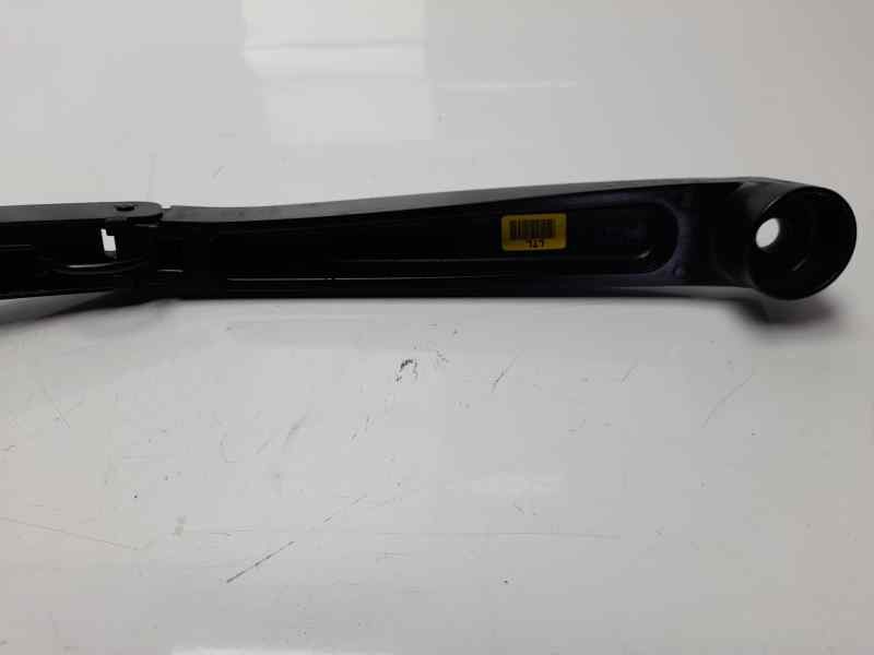 Recambio de brazo limpia delantero derecho para hyundai tucson kosmo bluedrive 2wd referencia OEM IAM LPA2566  