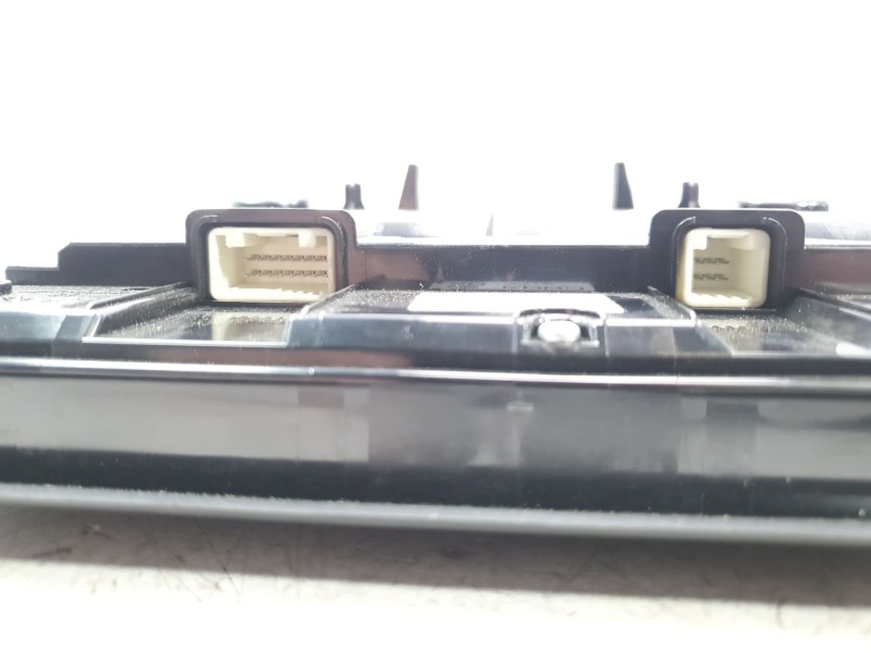 Recambio de luz interior para mazda 3 berlina (bp) referencia OEM IAM 8BKBB33A16  