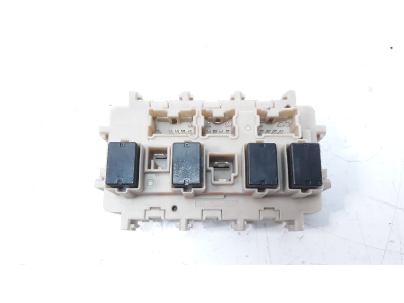 Recambio de caja reles / fusibles para nissan qashqai (j11) 1.2 16v cat referencia OEM IAM 243504EB0A  