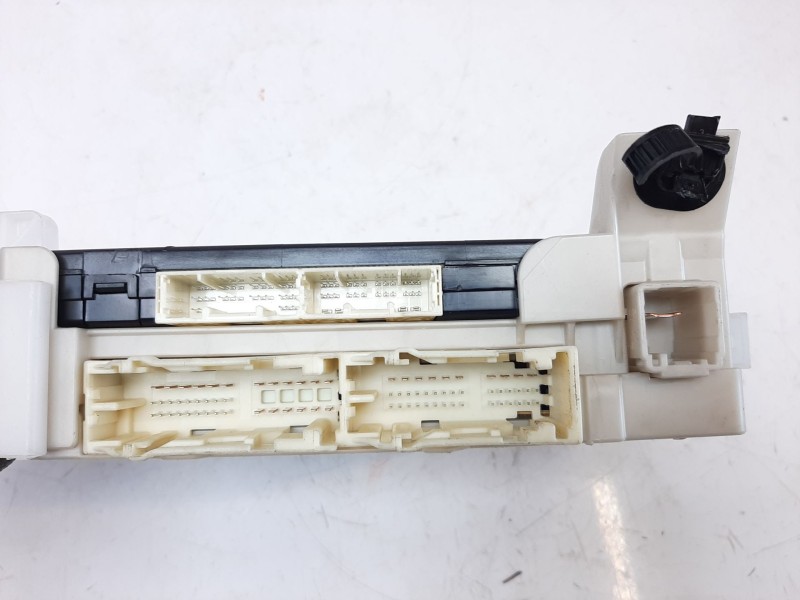 Recambio de modulo electronico para toyota yaris hybrid feel referencia OEM IAM 892210D870 8273052K40 