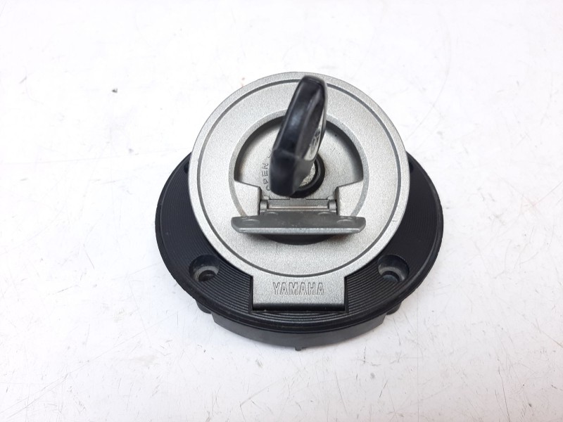 Recambio de tapon combustible para yamaha mt-09 (7.2013) referencia OEM IAM 39P246021000 39P246021000 