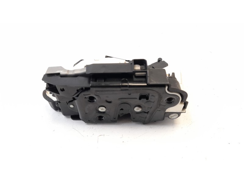 Recambio de cerradura puerta trasera izquierda para volkswagen golf vii lim. 1.6 tdi dpf referencia OEM IAM 5K4839015Q  