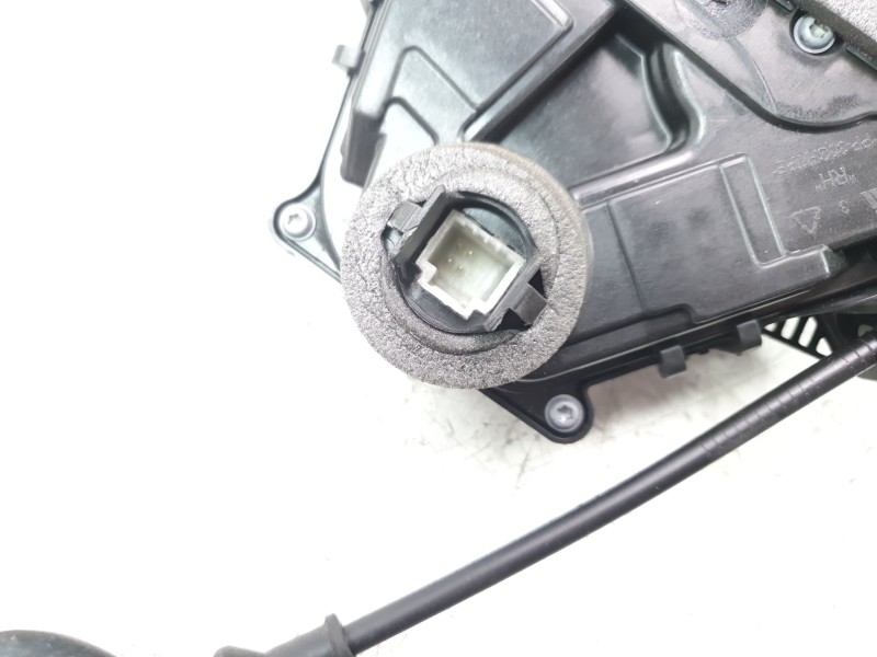 Recambio de cerradura puerta delantera derecha para renault captur ii techno referencia OEM IAM 805024067R  