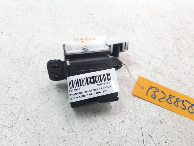 Recambio de cerradura maletero / porton para mazda 3 berlina (bp) referencia OEM IAM BDMT62310  