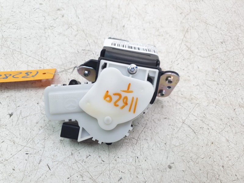 Recambio de cerradura maletero / porton para mazda 3 berlina (bp) referencia OEM IAM BDMT62310  
