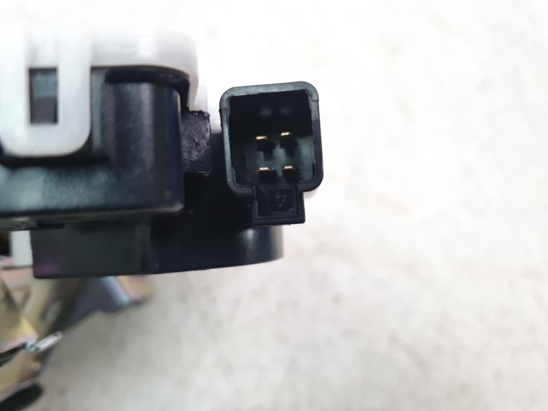 Recambio de cerradura maletero / porton para mazda 3 berlina (bp) referencia OEM IAM BDMT62310  