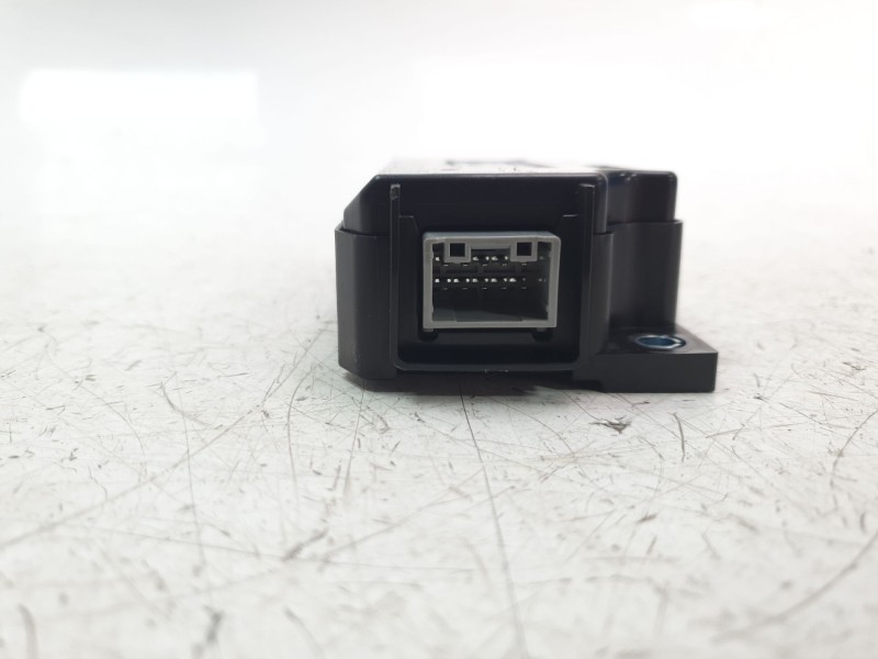 Recambio de modulo electronico para mazda 3 berlina (bp) referencia OEM IAM BCWB677G0A  
