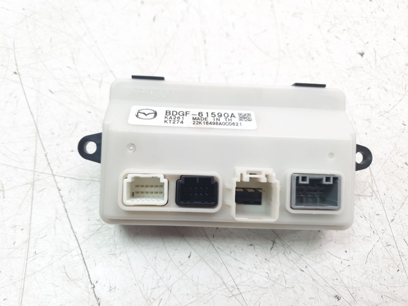 Recambio de resistencia calefaccion para mazda 3 berlina (bp) referencia OEM IAM BDGF61590A  