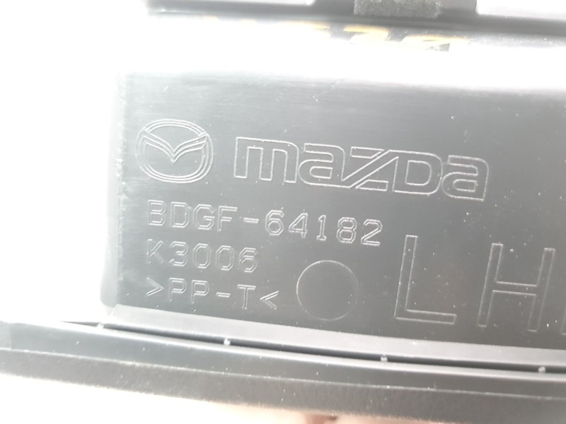 Recambio de guantera para mazda 3 berlina (bp) referencia OEM IAM BDGF64182  