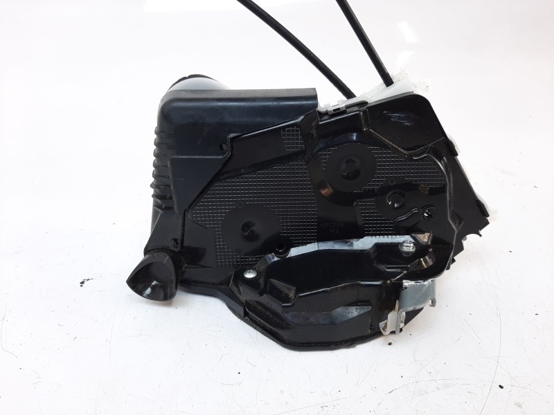 Recambio de cerradura puerta delantera derecha para toyota yaris hybrid feel referencia OEM IAM 690300D540 690300D540 