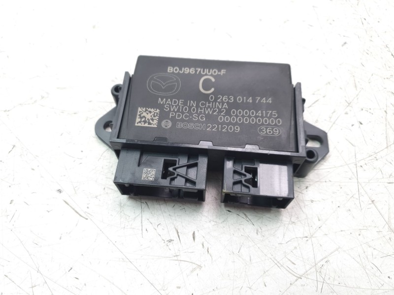 Recambio de modulo electronico para mazda 3 berlina (bp) referencia OEM IAM B0J967UU0F  