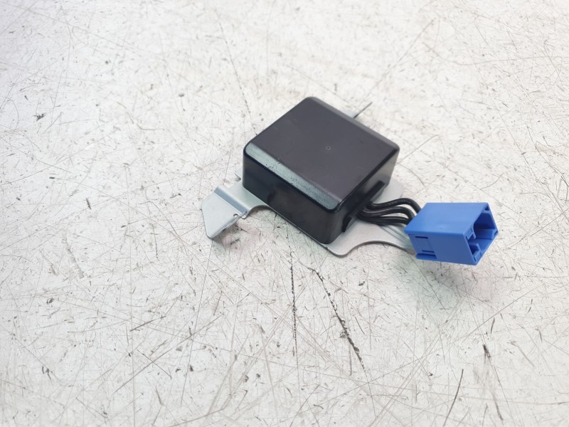 Recambio de modulo electronico para mazda 3 berlina (bp) referencia OEM IAM BDMD66T30  