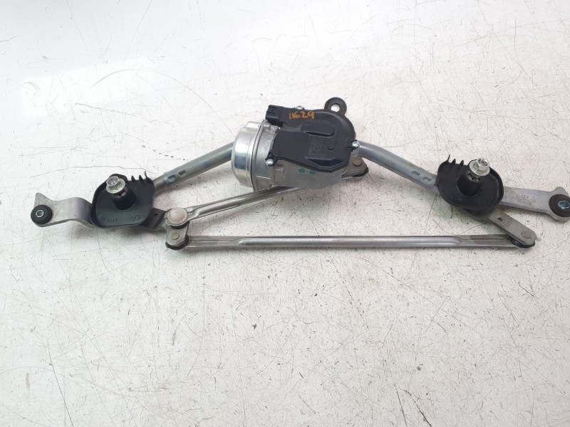 Recambio de motor limpia delantero para mazda 3 berlina (bp) referencia OEM IAM 4135001105007  