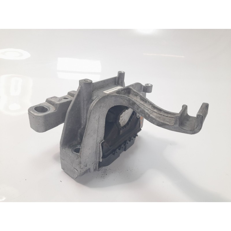 Recambio de soporte motor derecho para volkswagen passat variant (cb5) 2.0 tdi referencia OEM IAM 5WA199262H  