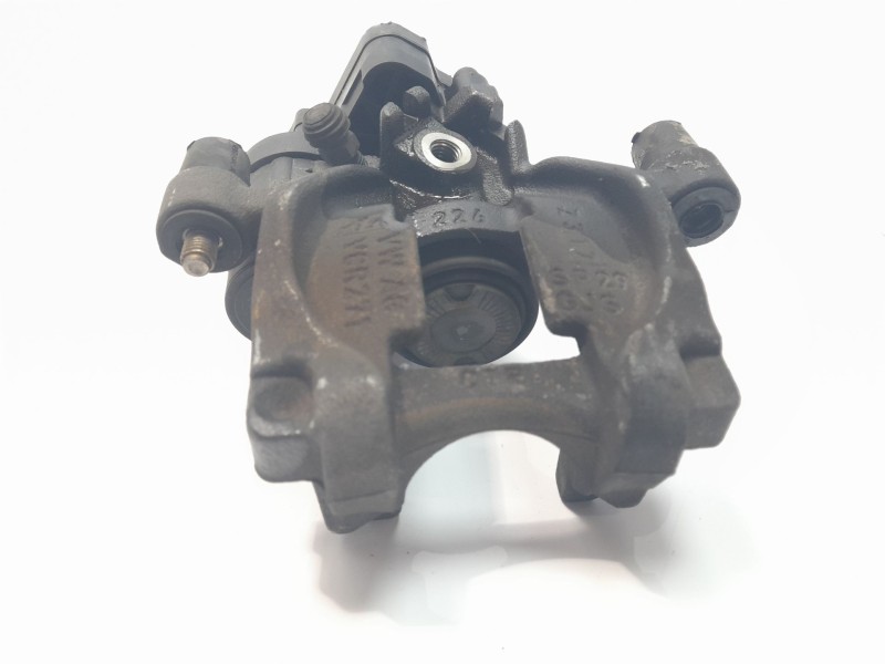 Recambio de pinza de freno trasera derecha para audi a3 sportback (8vf) referencia OEM IAM 5Q0615406EE  