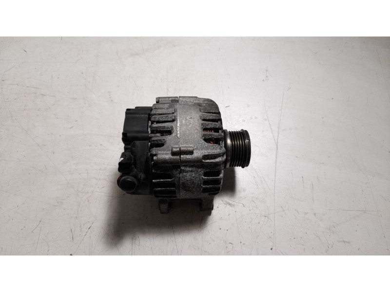 Recambio de alternador para citroen c4 picasso 1.2 12v e-thp referencia OEM IAM 9818677980  