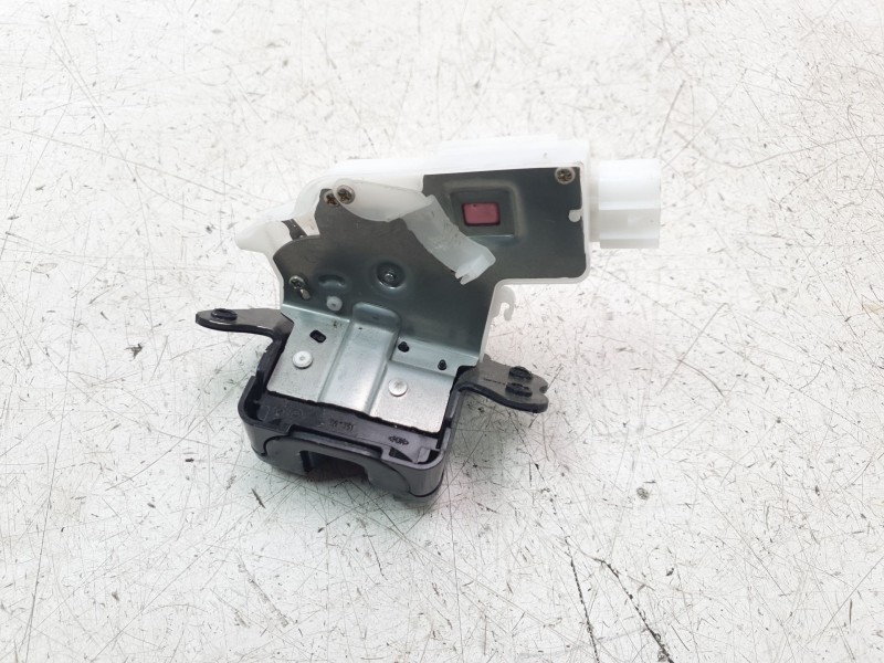 Recambio de cerradura maletero / porton para toyota rav4 hybrid 4x2 advance referencia OEM IAM 6935042101  