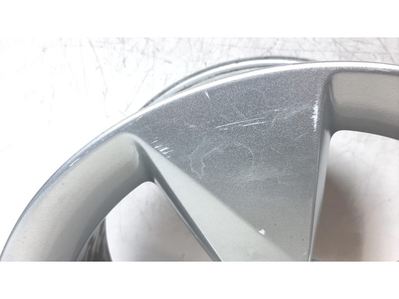Recambio de llanta para jaguar e-pace 2.0 diesel cat referencia OEM IAM J9C31007CA  