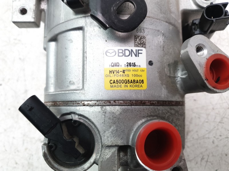 Recambio de compresor aire acondicionado para mazda 3 berlina (bp) referencia OEM IAM BDNF61450  