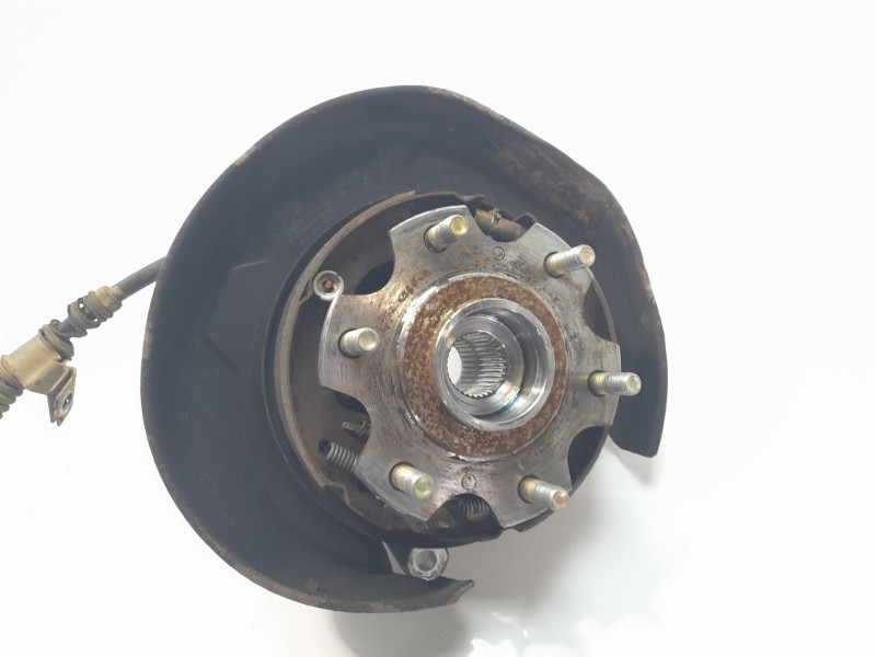 Recambio de mangueta trasera derecha para mitsubishi montero (v60/v70) 3.2 di-d cat referencia OEM IAM MR992532  