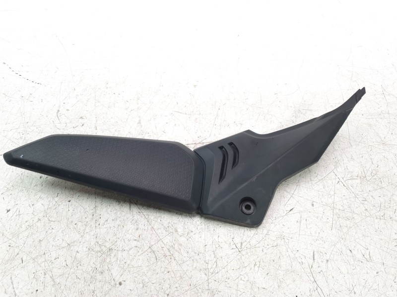 Recambio de moldura para honda cb 650r cb 650r referencia OEM IAM 83611MKYD500  
