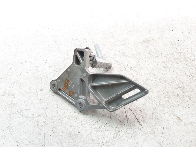 Recambio de estribera izquierda para honda cb 650r referencia OEM IAM 50700MKND5  