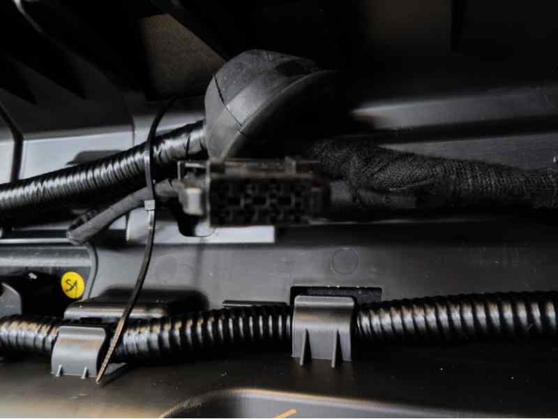 Recambio de paragolpes trasero para volkswagen caddy furgón/kombi referencia OEM IAM 2K5807417A  