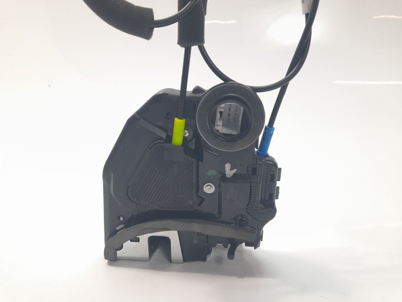 Recambio de cerradura puerta trasera izquierda para toyota corolla (e21) hybrid style referencia OEM IAM 6906002580  