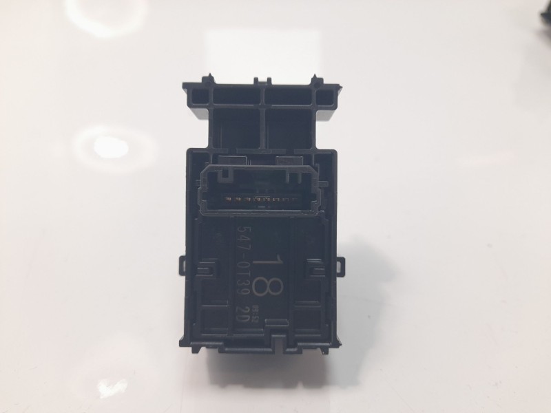 Recambio de mando elevalunas trasero izquierdo para toyota corolla (e21) hybrid style referencia OEM IAM 8481002250  