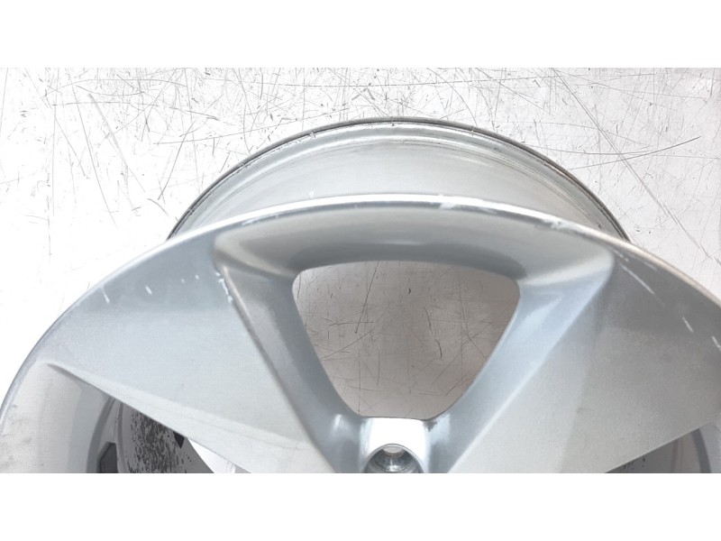 Recambio de llanta para jaguar e-pace 2.0 diesel cat referencia OEM IAM J9C31007CA  