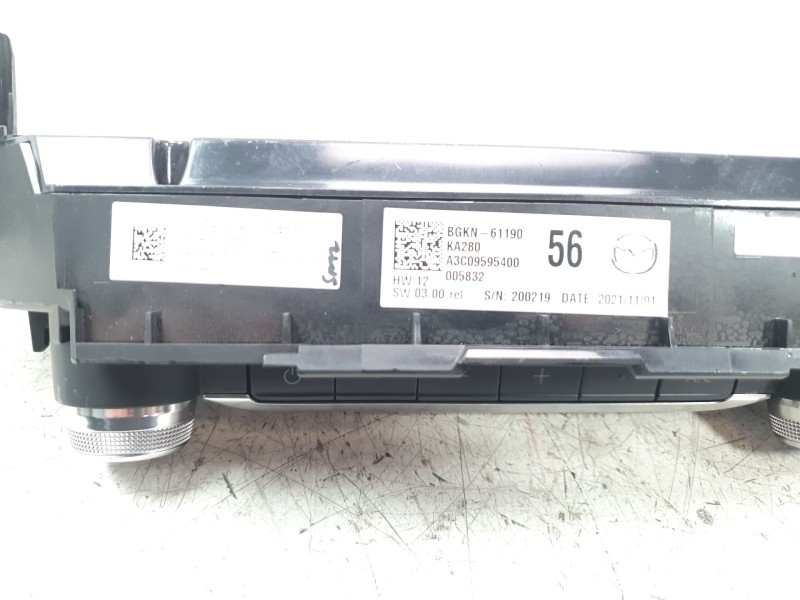 Recambio de mando climatizador para mazda 3 berlina (bp) referencia OEM IAM BGKN61190  