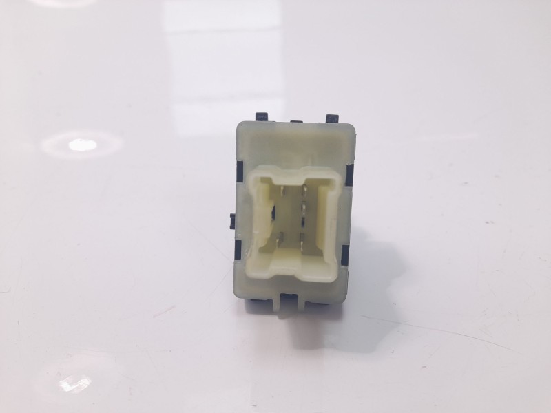 Recambio de mando elevalunas delantero derecho para dacia sandero iii expression referencia OEM IAM 254118044R IAF140017 EWSRE02
