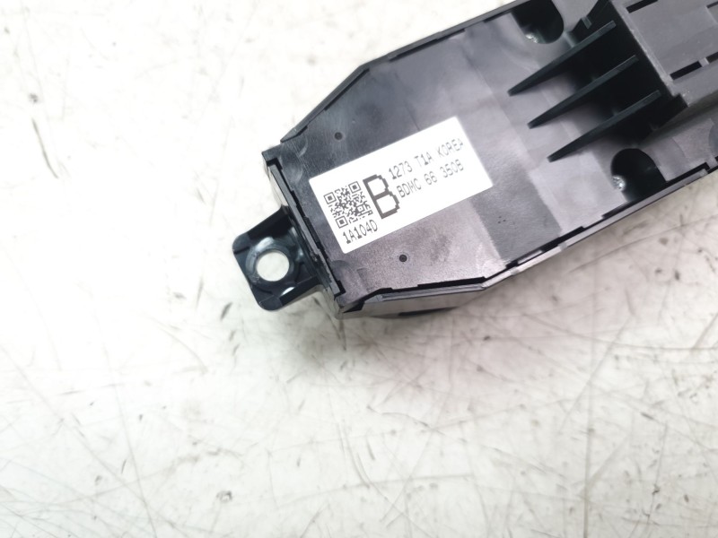 Recambio de mando elevalunas delantero izquierdo para mazda 3 berlina (bp) referencia OEM IAM BDMC66350B  